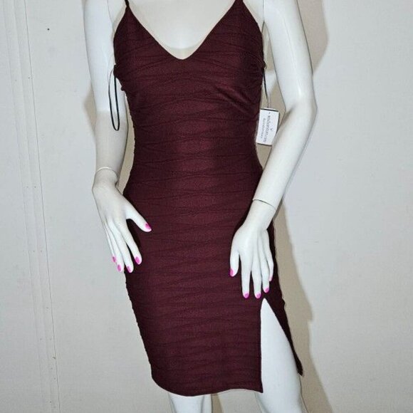 NWT burgundy Windsor Party Dress - Picture 2 of 3